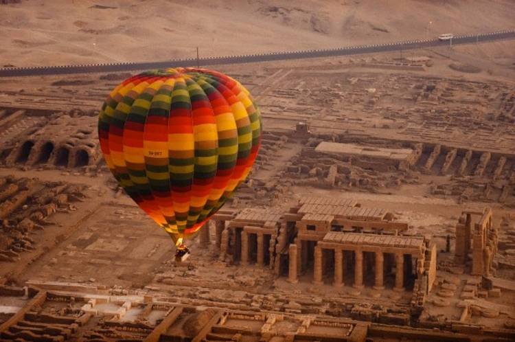 Luxor-Tagesausflug-mit-Heissluftballonfahrt-7